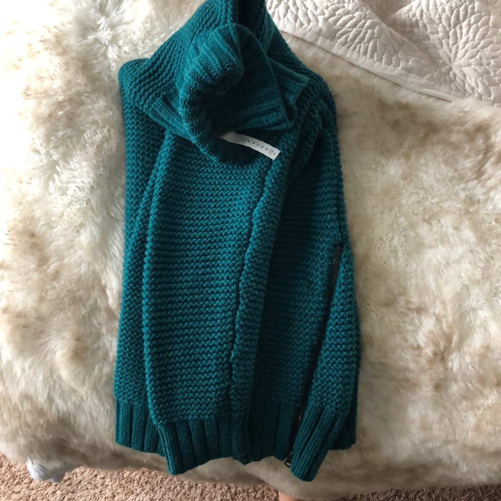 LuluLemon sweater. Worn once!